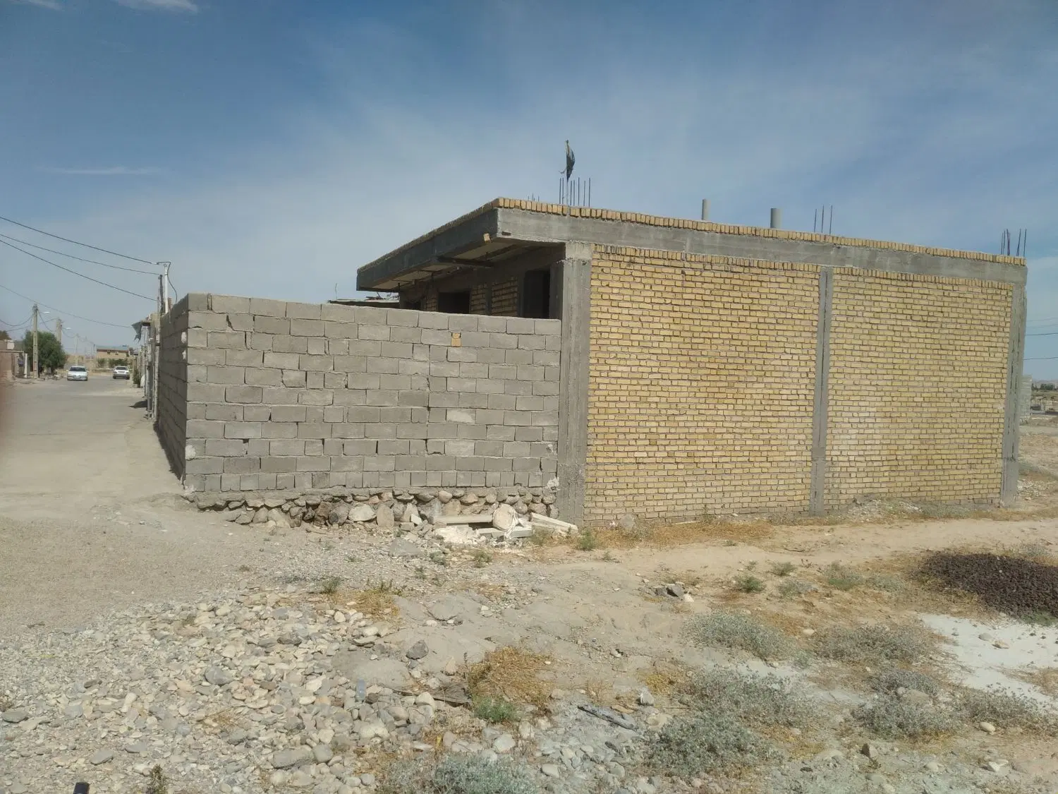 خانه مسکونی نیمه کاره