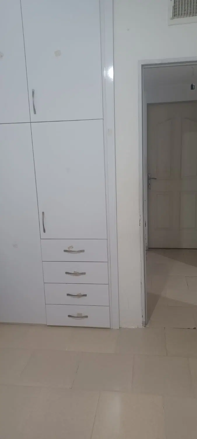 همخونه آقاهستم
