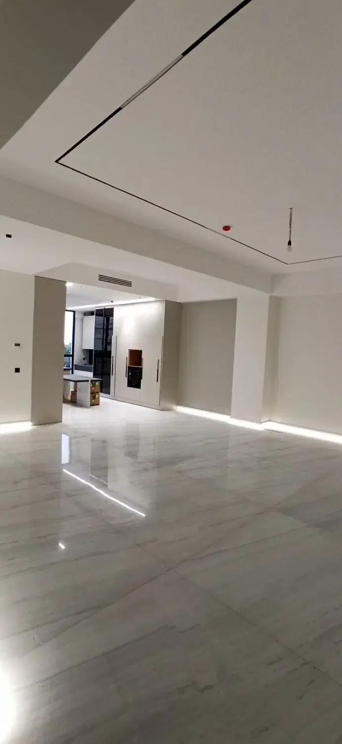 ساختمانی لوکس با امکانات هتلینگ در بوستانها