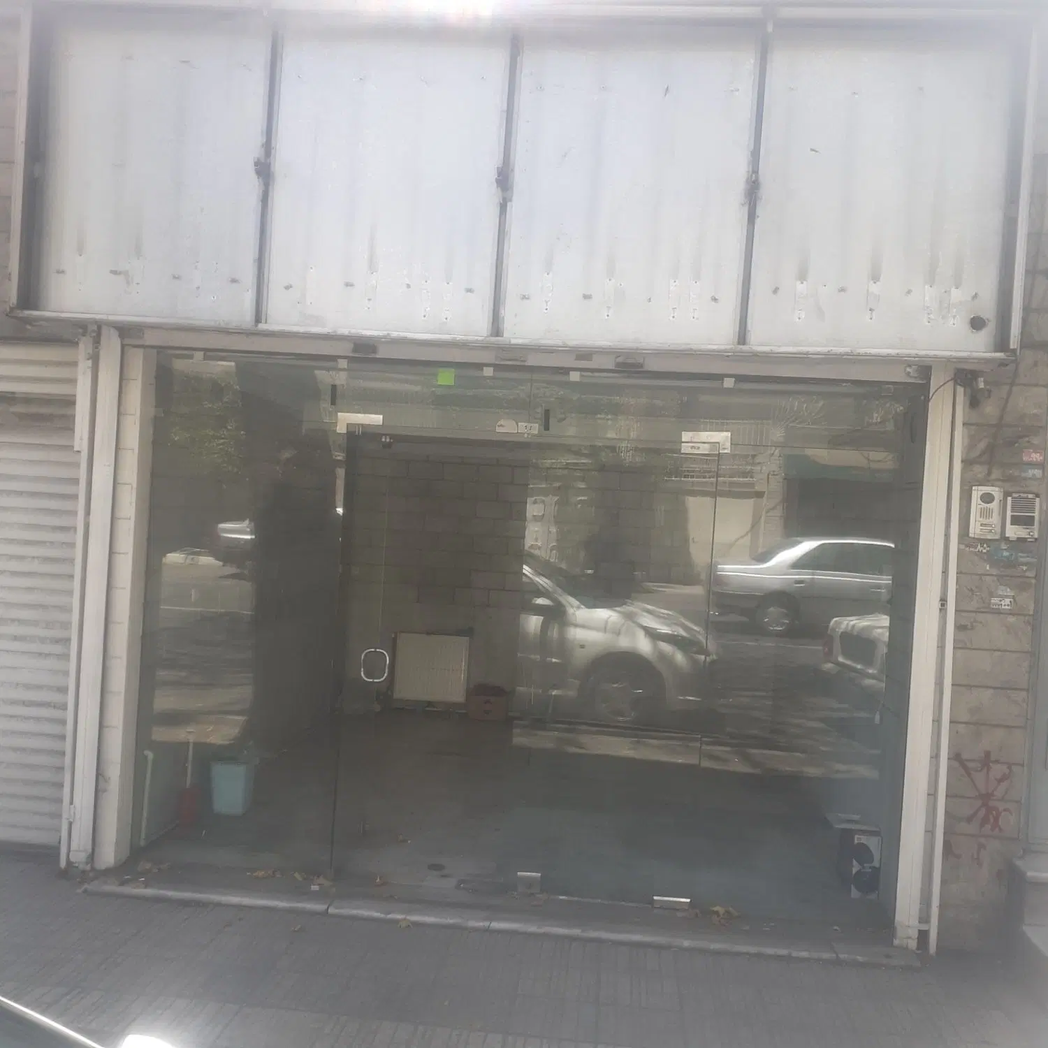 یک باب مغازه اجاره داده می‌شود