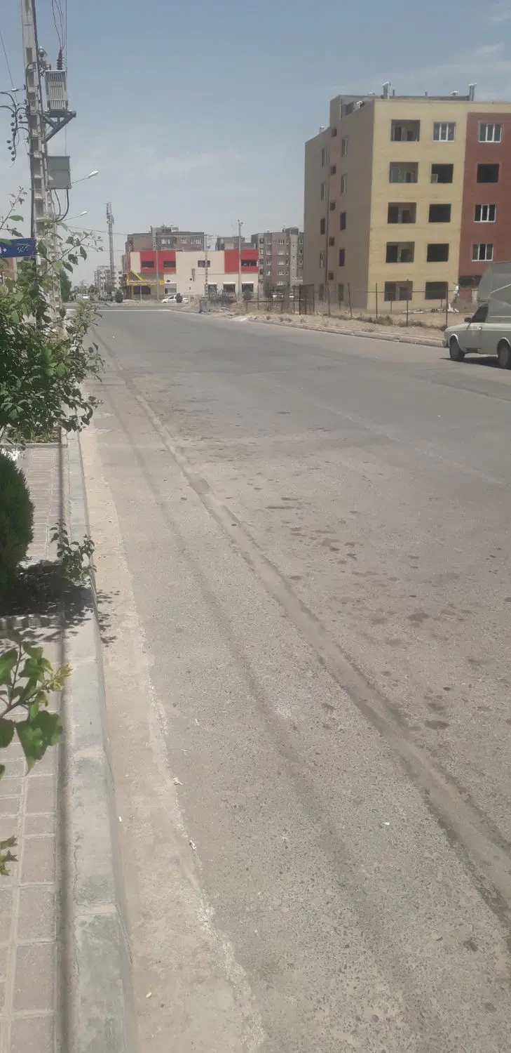 زمین داخل بافت مسکونی شاندیز ویرانی