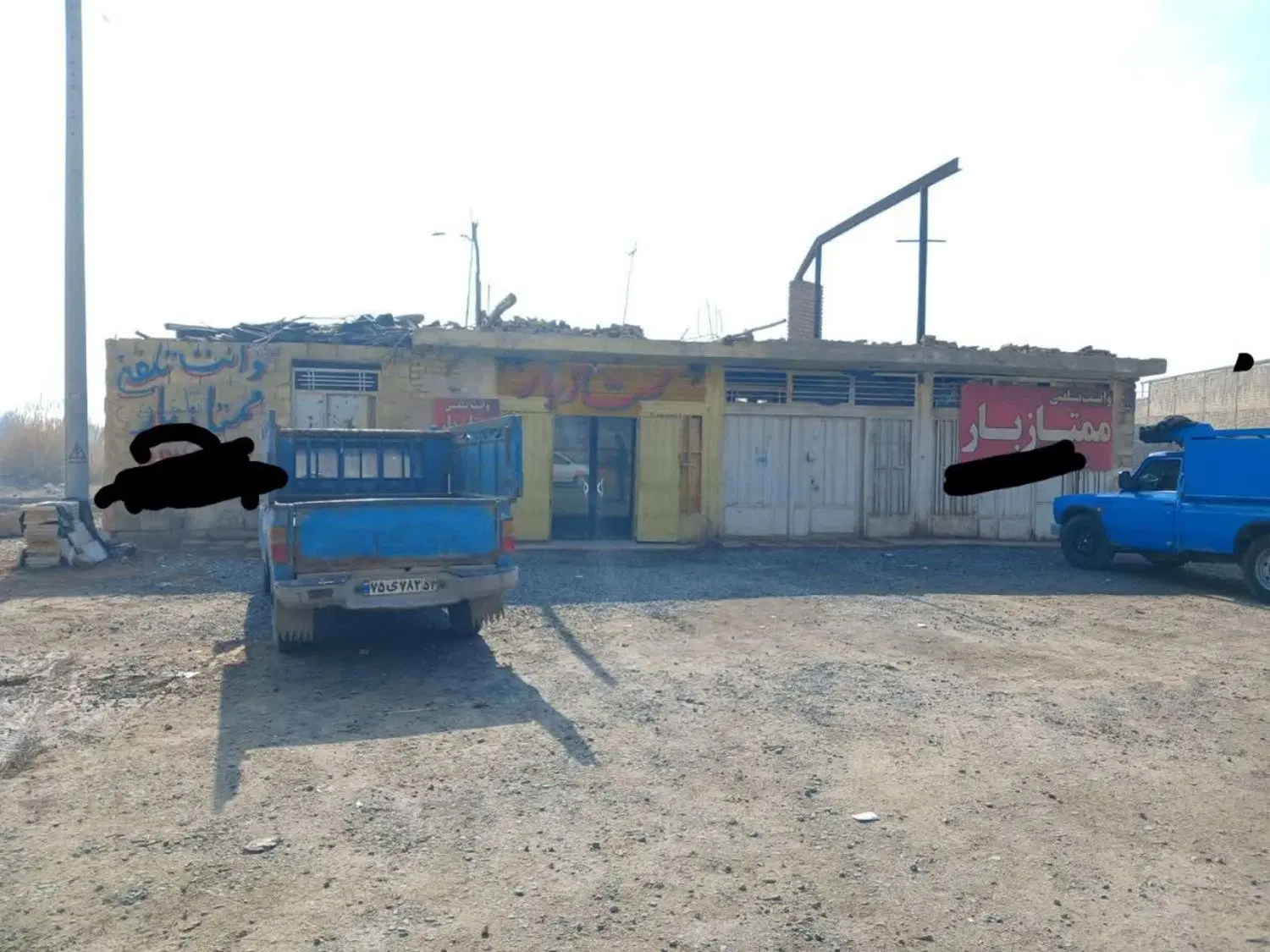 زمین ۷۰۰ متر بر خیابان سه دهنه مغازه و کنتور برق
