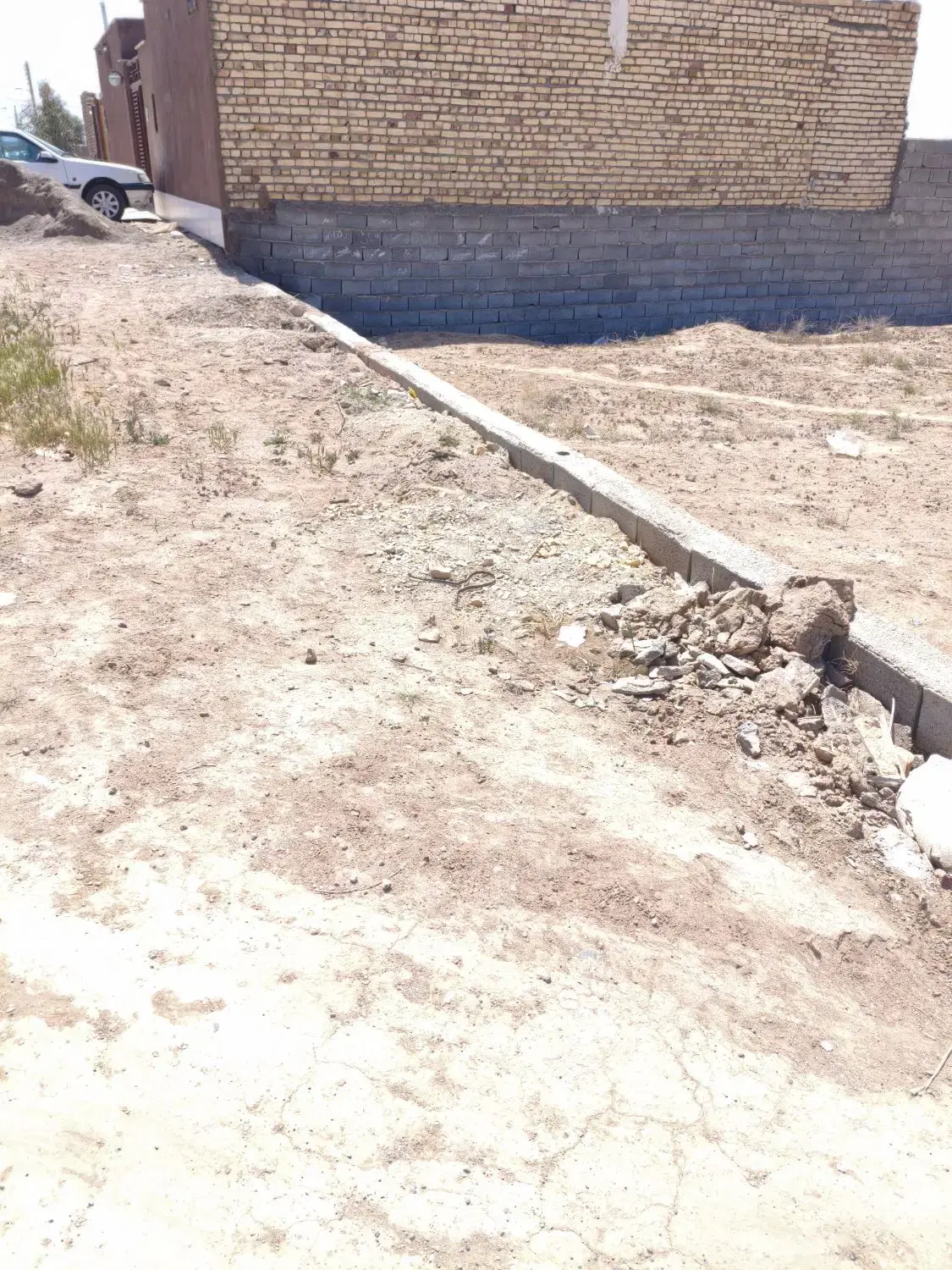 زمین دشتی دونبش