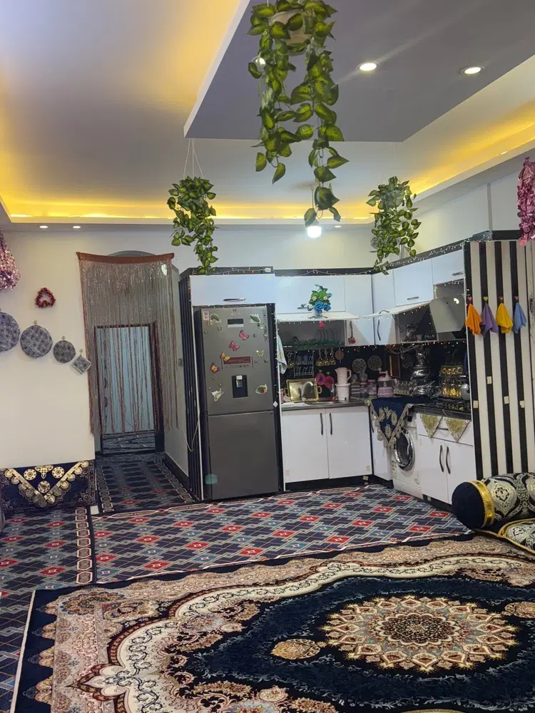 آپارتمان طبقه همکف و طبقه دوم بالا پیلوت