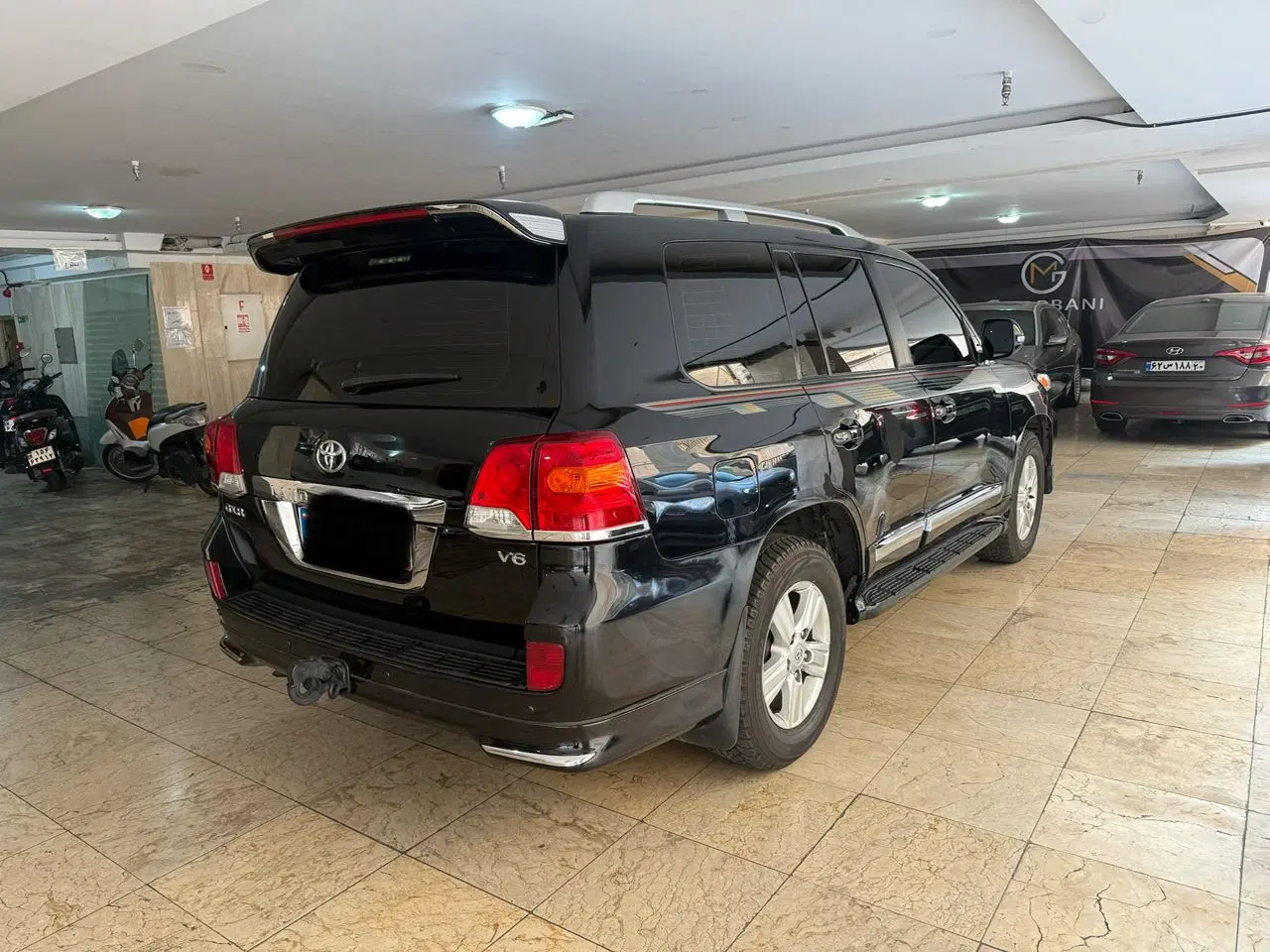 یک دهنه از گاراژ اجاره داده میشود