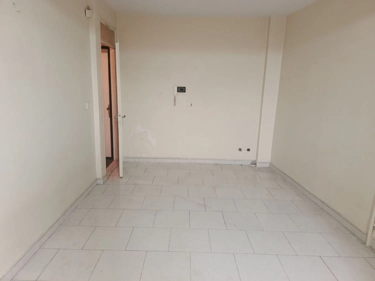 اجاره یکواحد آپارتمان ۴۳ متری تکخواب در اسکندری