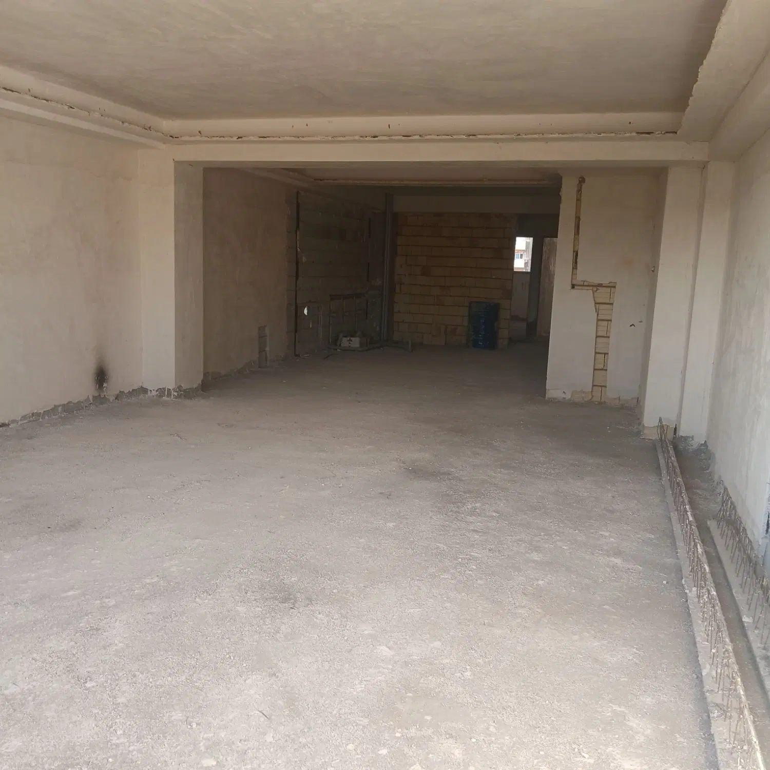 فروش اپارتمان۱۴۰مترخیابان عارف سند۶دانگ