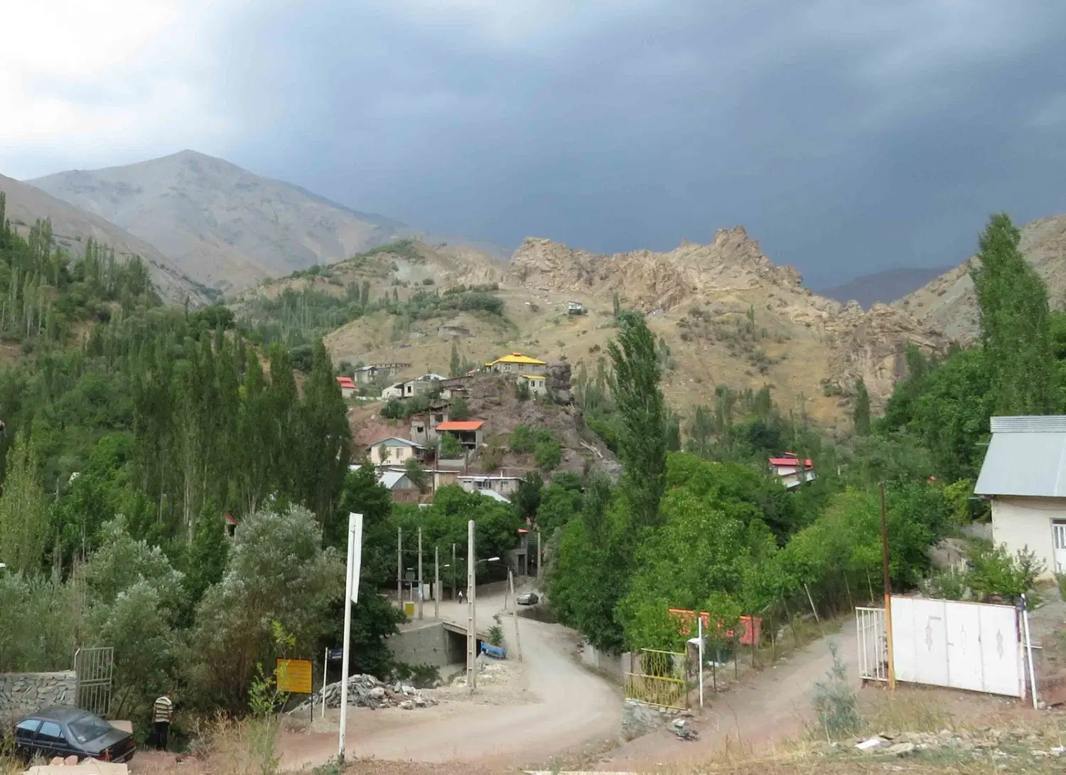 زمین فروشی