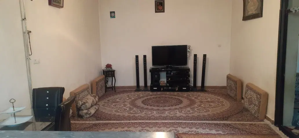 ۸۰ متر خانه حیاط دار (ماشین رو) آریاشهر