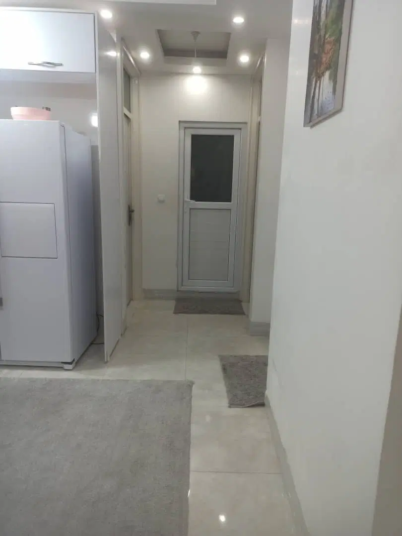 آپارتمان نوساز کوچه استخر ۷