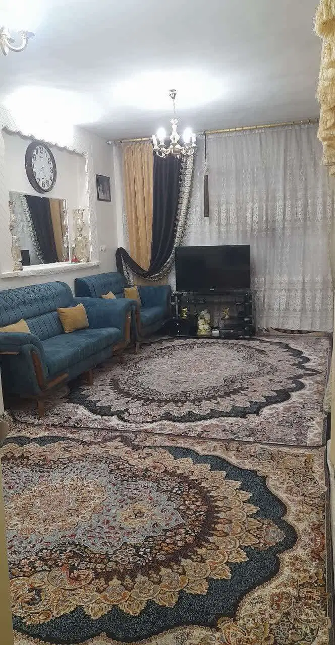 آپارتمان سه طبقه ودوباب مغازه تجاری دریافت آباد