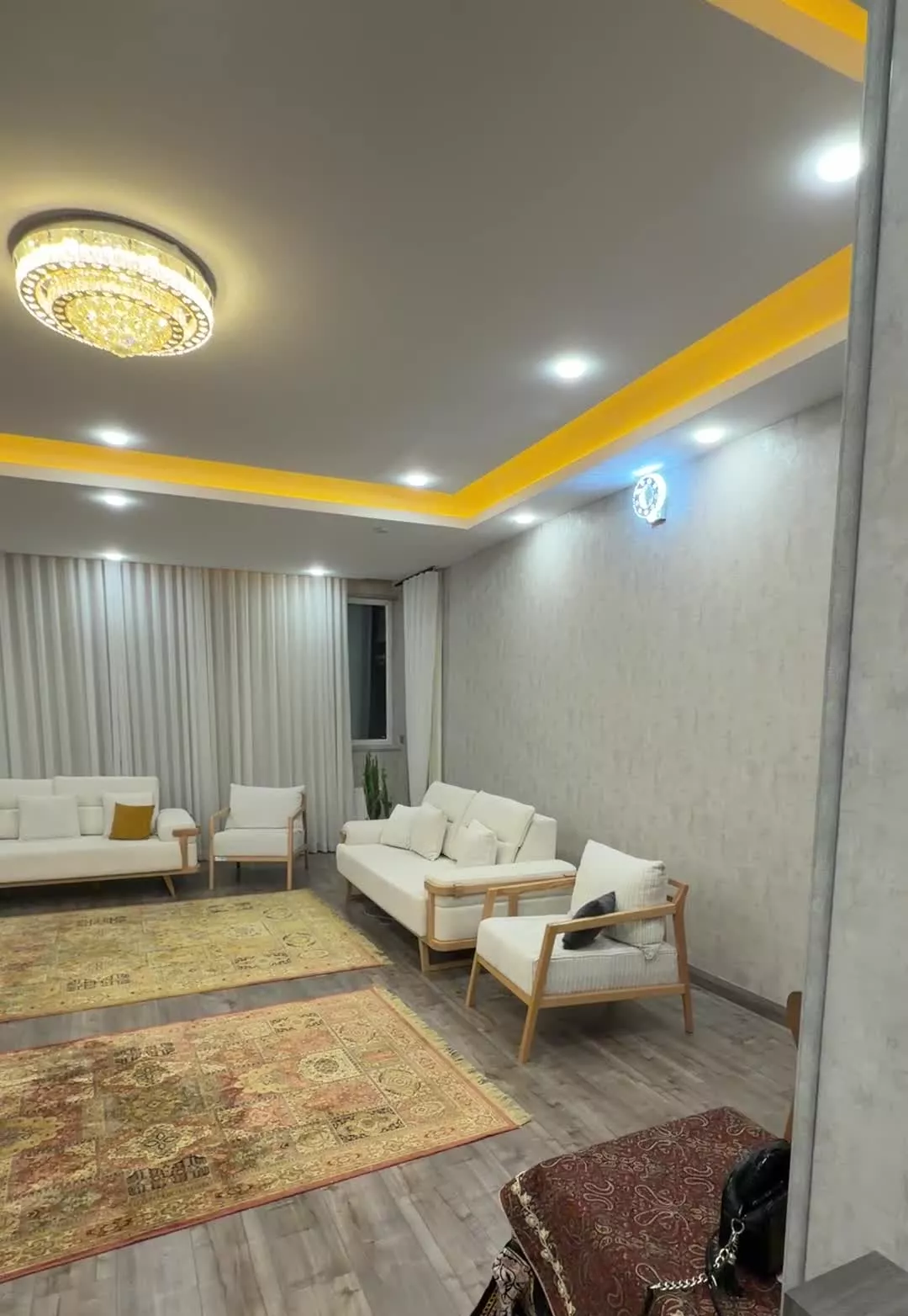 آپارتمان ۱۶۲متر لوکس کوی وحدت بر اصلی
