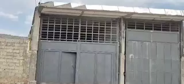 فروش کارگاه و مغازه ۲۰۰ متری سقف بلند