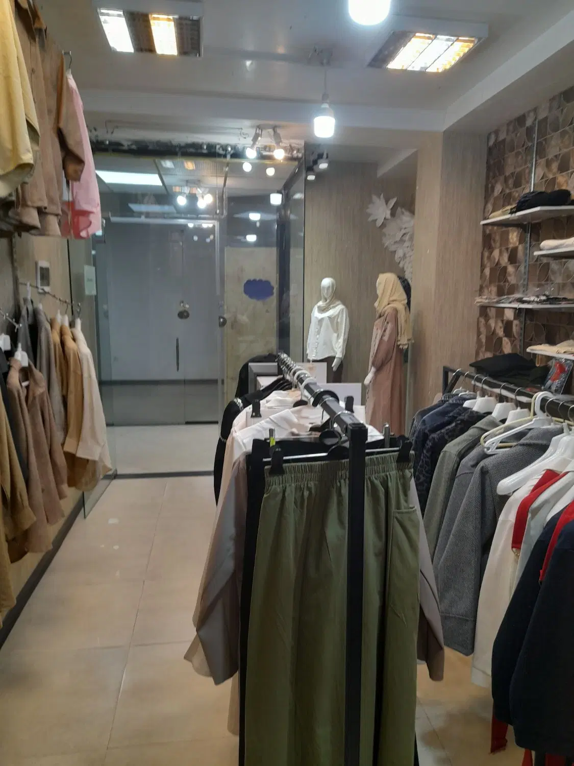 مغازه ۲۲ متری مجتمع فرزانگان