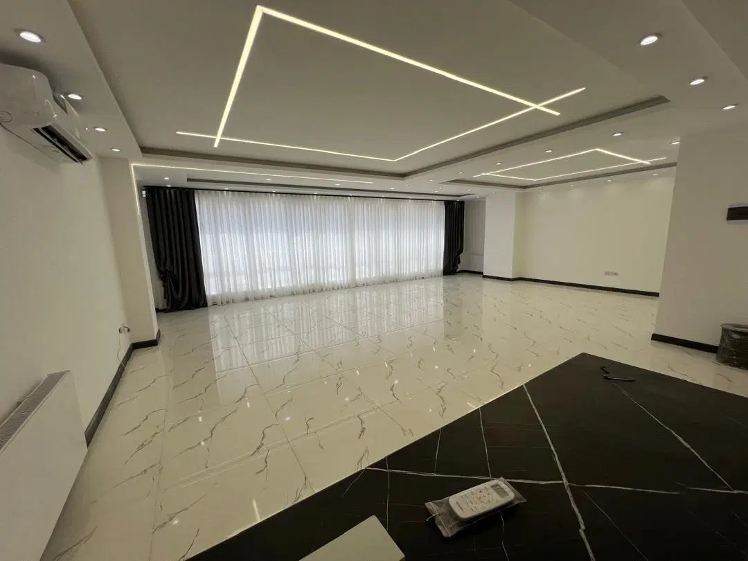 آپارتمان ۱۰۶ متری دوخواب لوکوس روبه کوچه