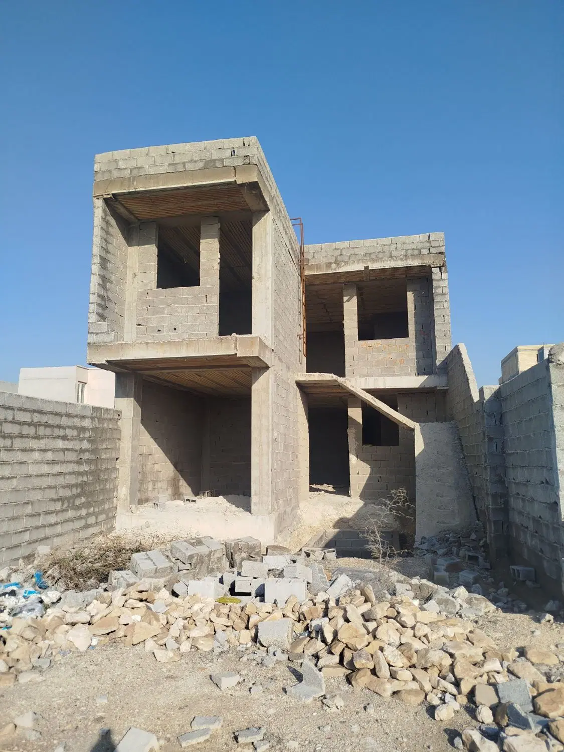 فروش دو طبقه نیمه کاره تنگک