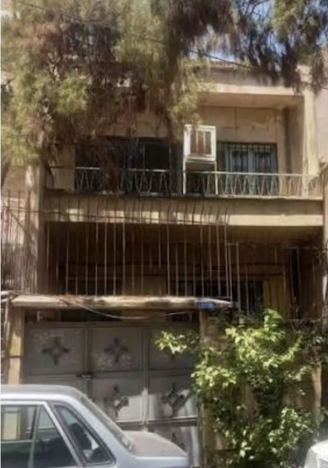 خانه ویلایی 3 طبقه. تک واحدی