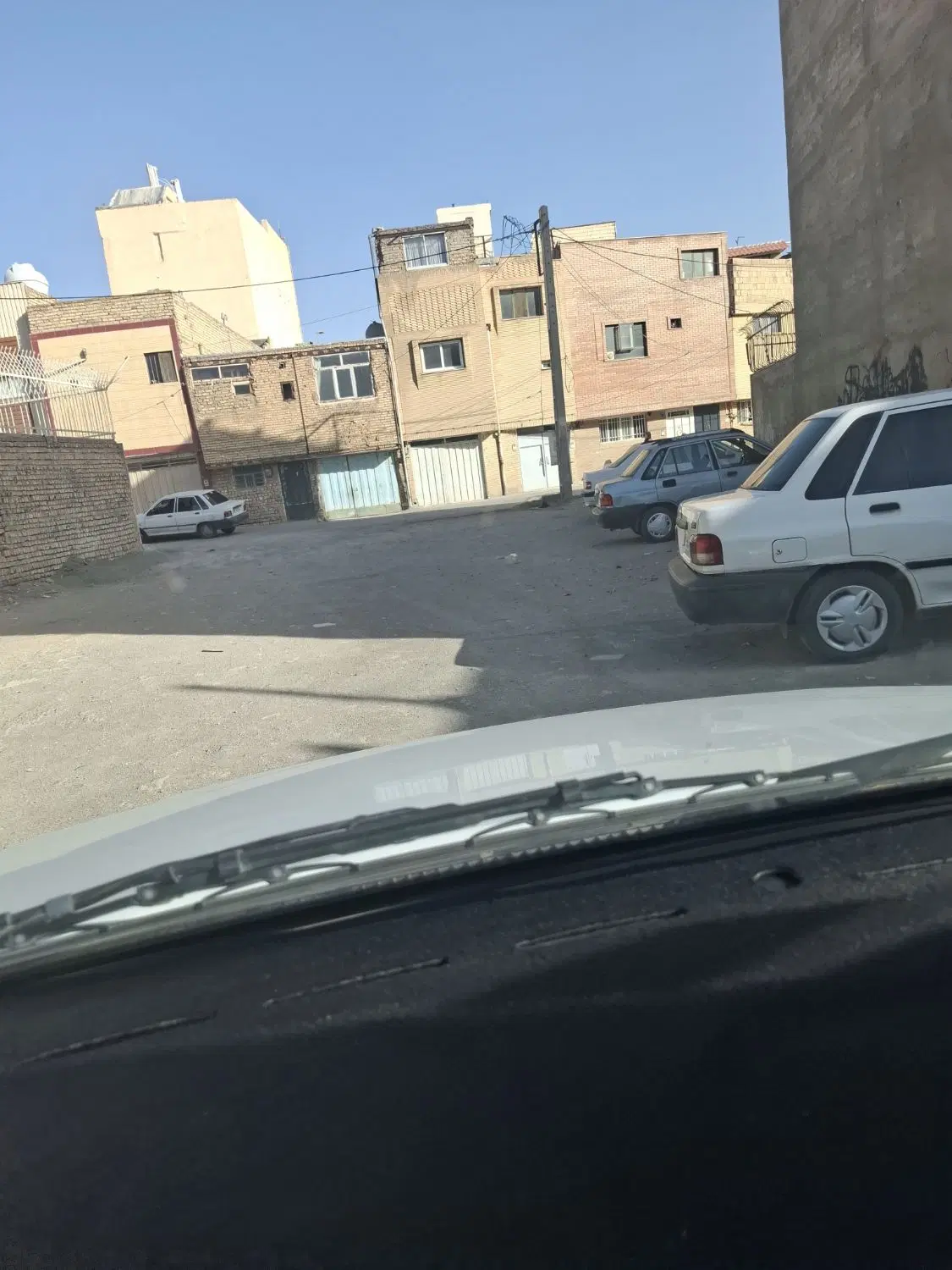 زمین ۱۴۰ متری