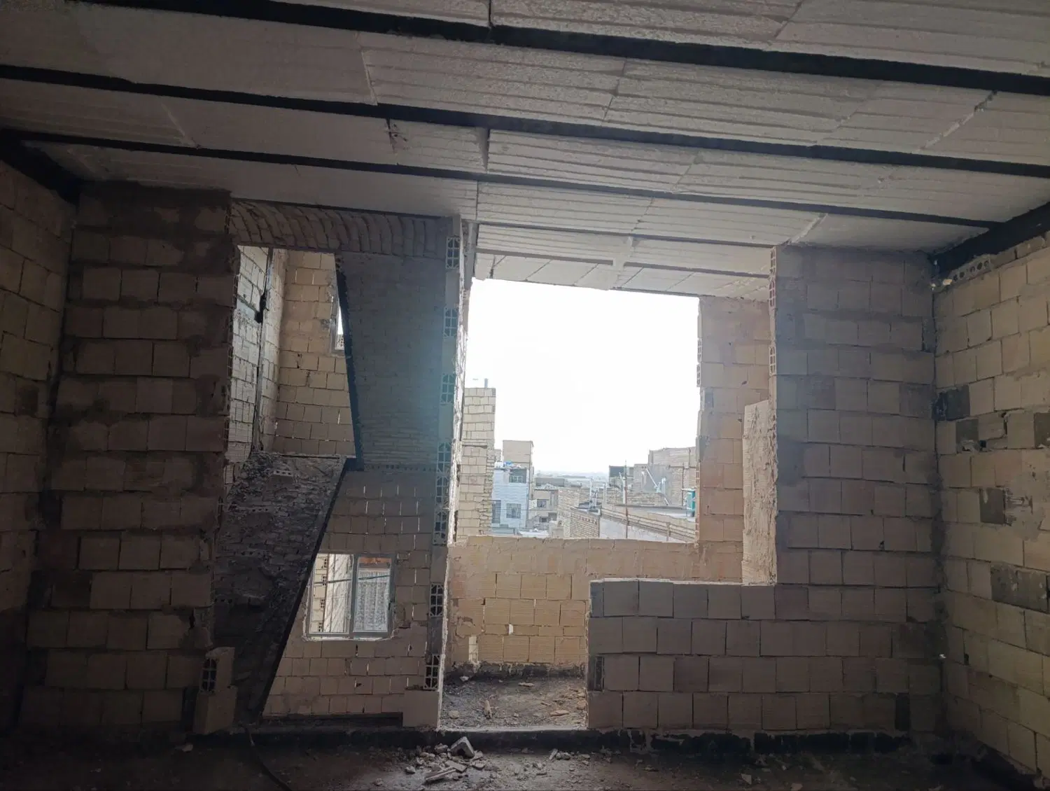 80 متر دو خواب نوساز - مناسب سرمایه‌گذاری