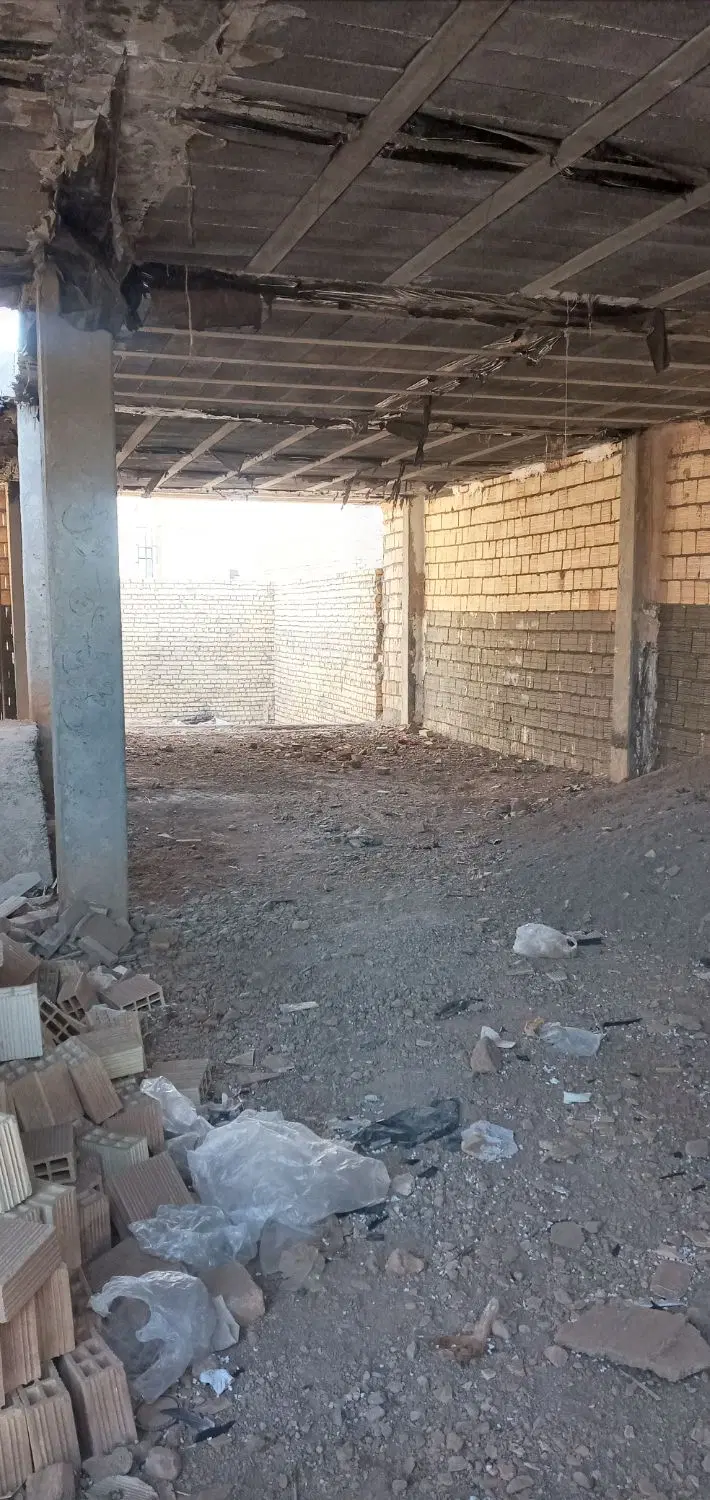 منزل مسکونی نیمه سازسقفوستون فونداسیون