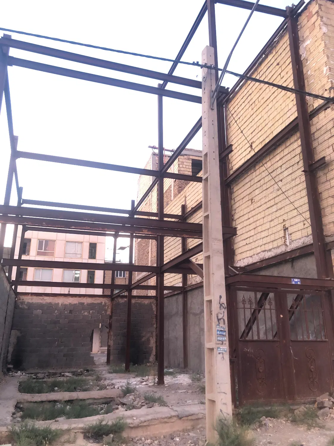 فروش ملک نمیه کاره