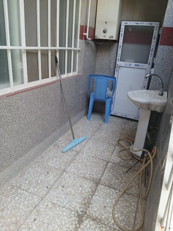 همکف سالنی راه مشترک
