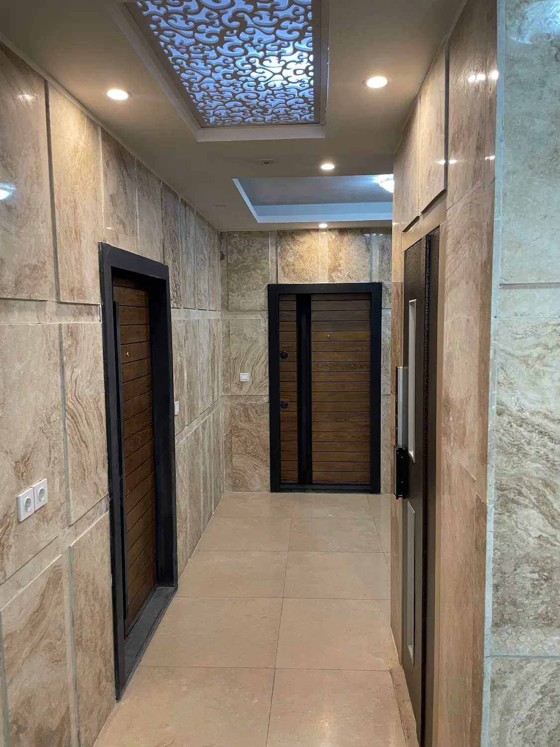 واحد نوساز فروشی