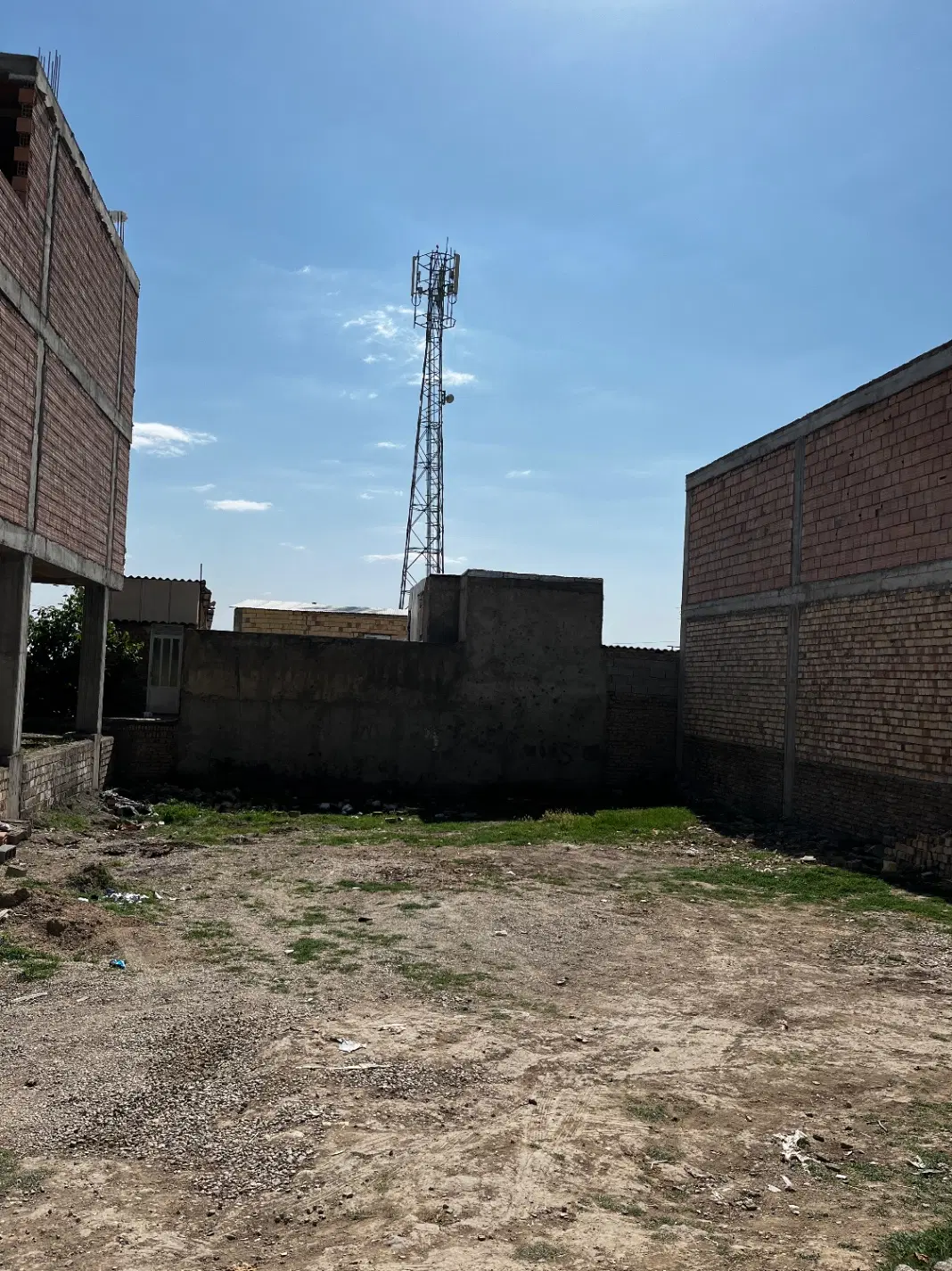 زمین مسکونی