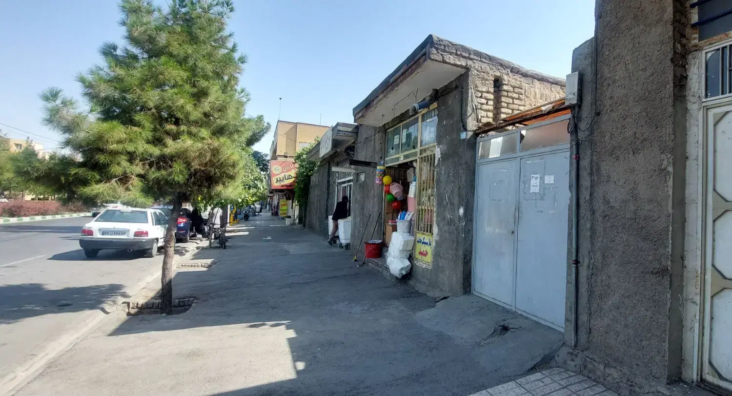 ملک ویلایی حاشیه بلوار اصلی