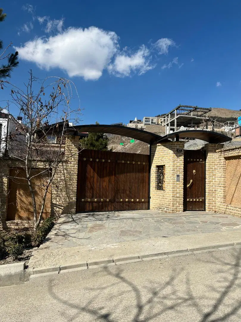 فروش کلنگی ۱۶۰ متری  ،با دید۱۸۰ درجه به پارک
