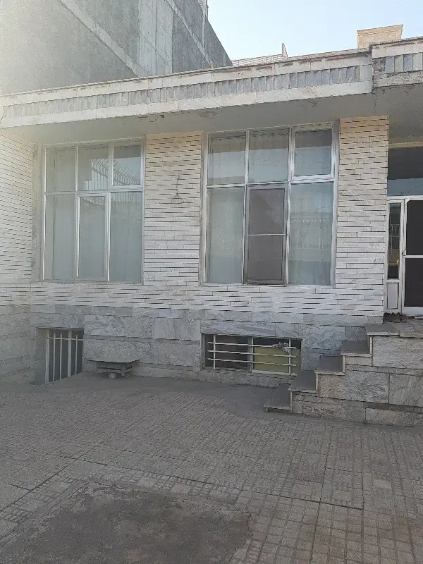 یک بابففروش  منزل مسکونی کلنگی به مساحت ۴۰۶متر