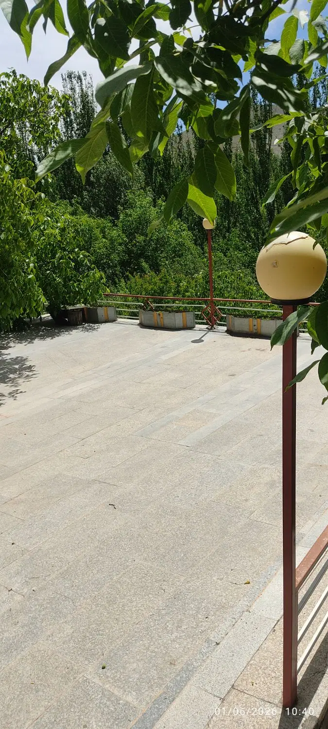 باغ بر اصلی گنجنامه 2250 متر