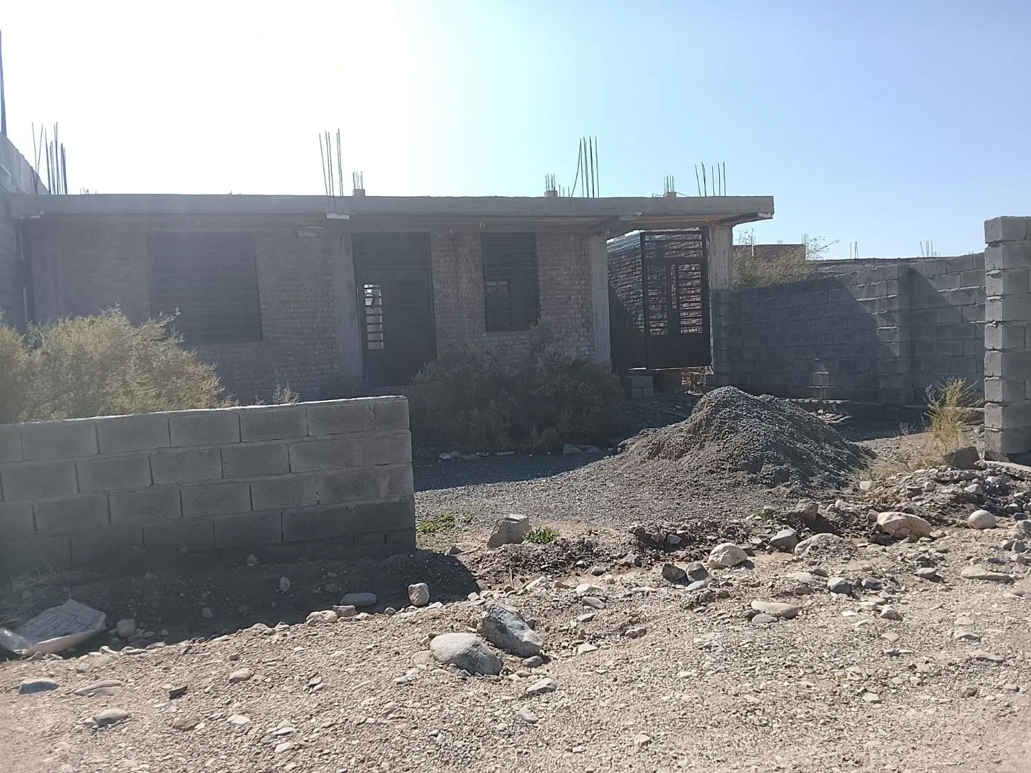 خانه در حد سفت کاری