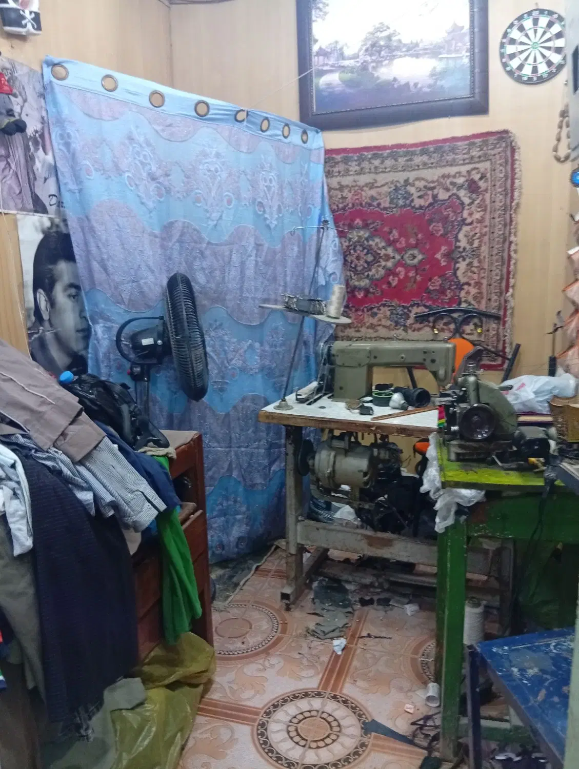 مغازه سربندر بازار صدوقی پشت هتل دلفین 6متر