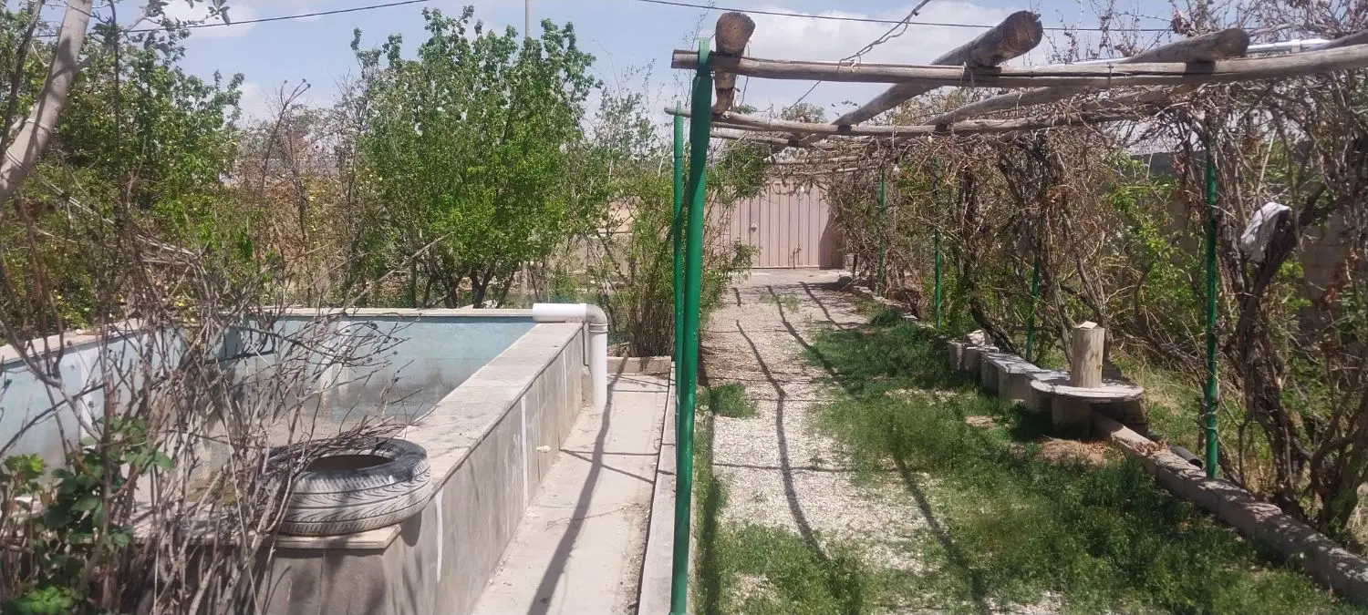 باغ ۶۵۰ متری قلعه سفید گلدشت
