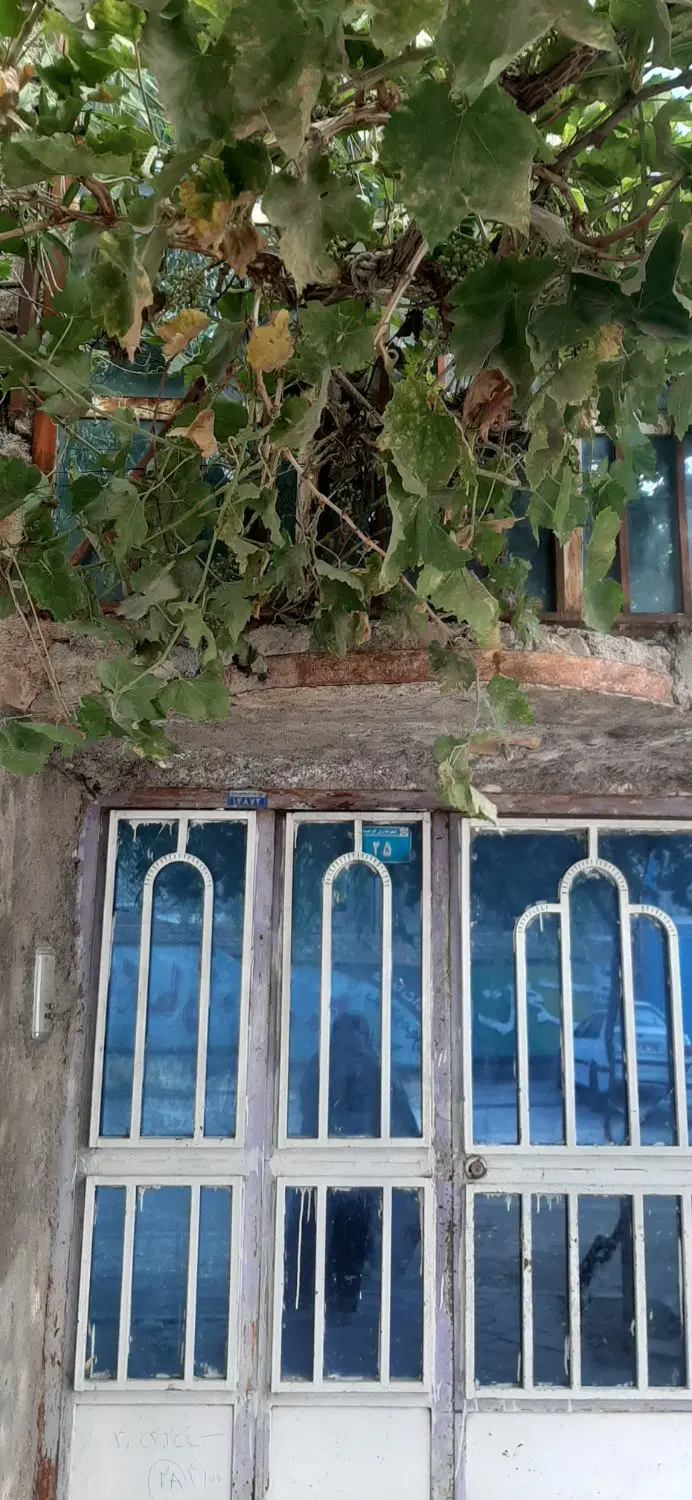 طبقه اول پشت هتل۷۵متر