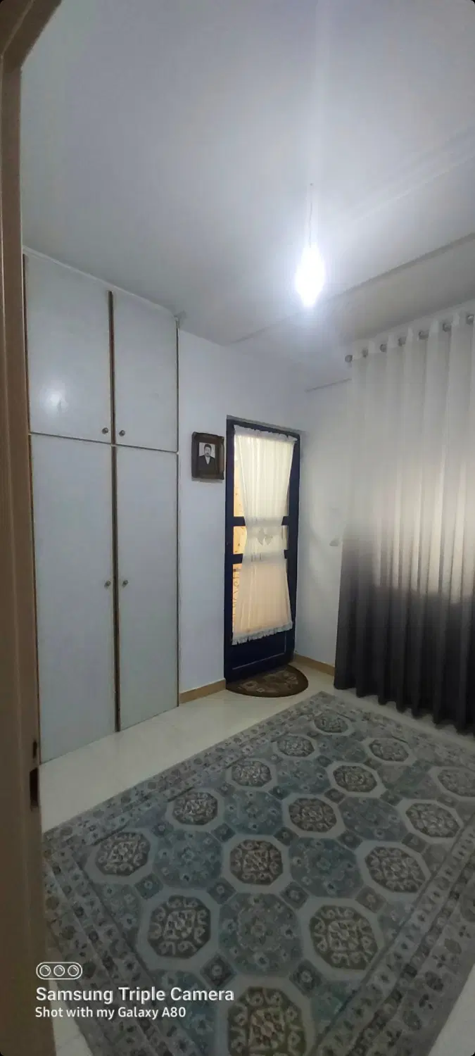 4طبقه8واحد طبقه1 متراژ76متر مفید