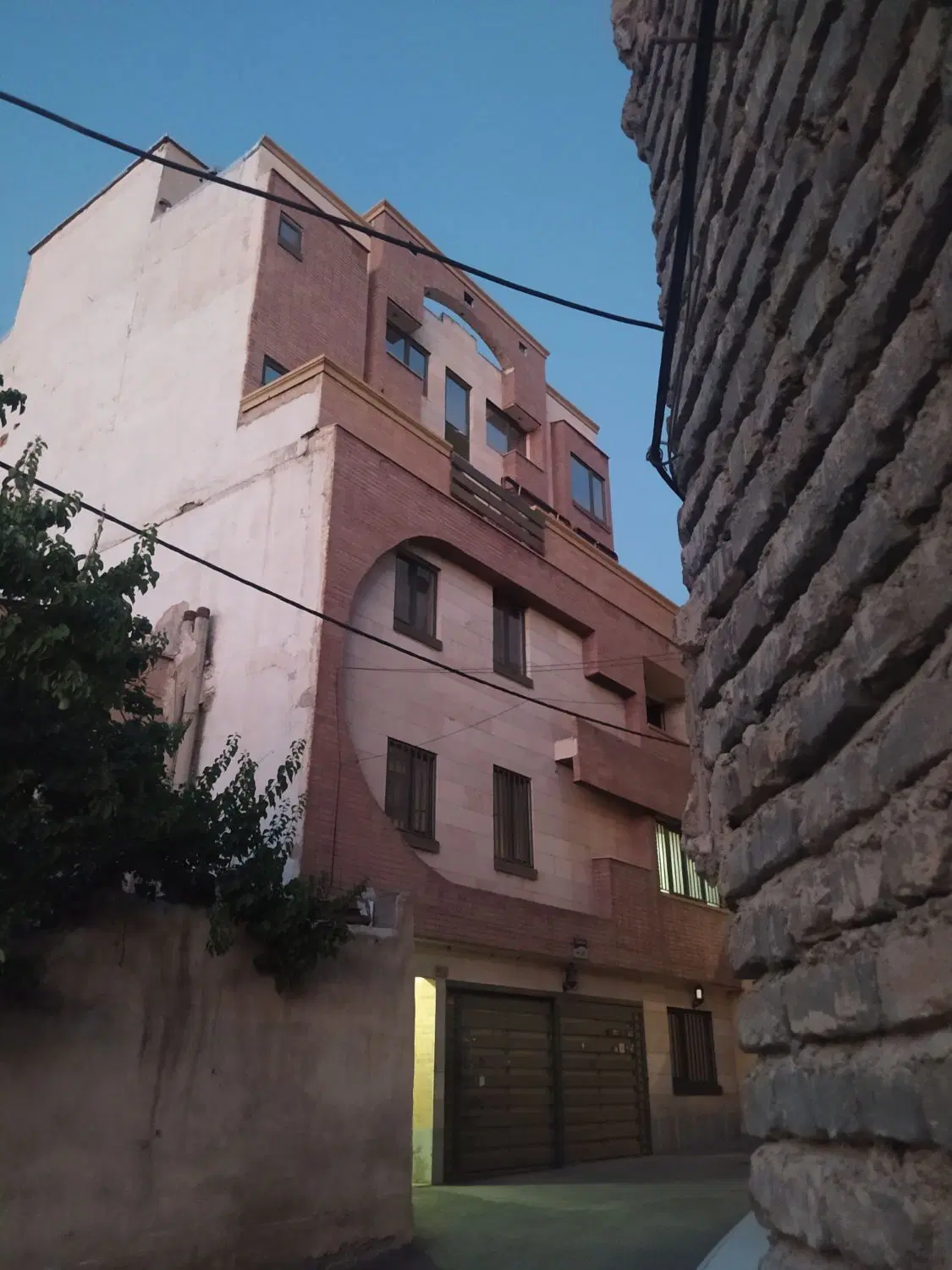 62 متر میرزاده عشقی