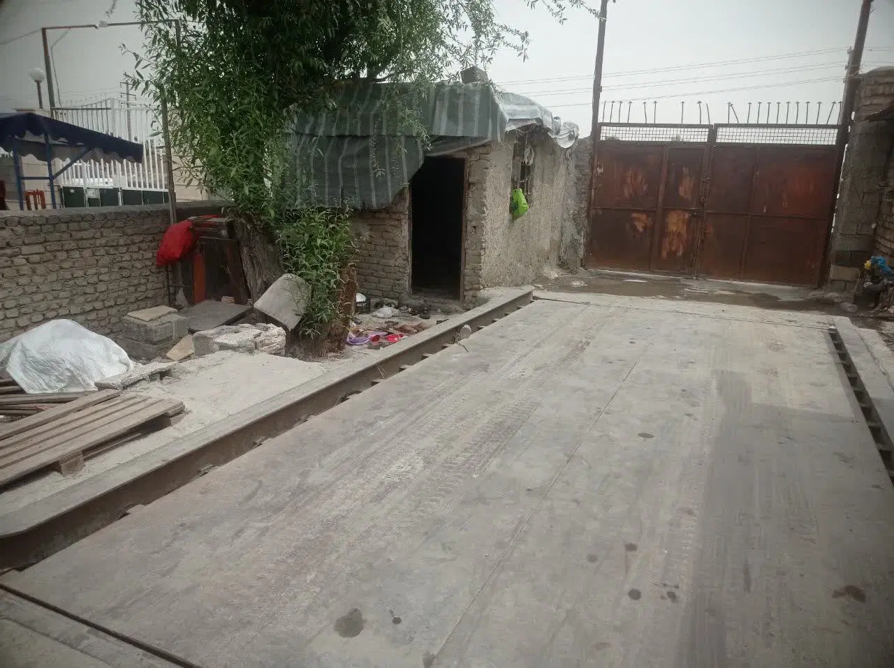 چهار دیواری بحر جاده قزلحصار