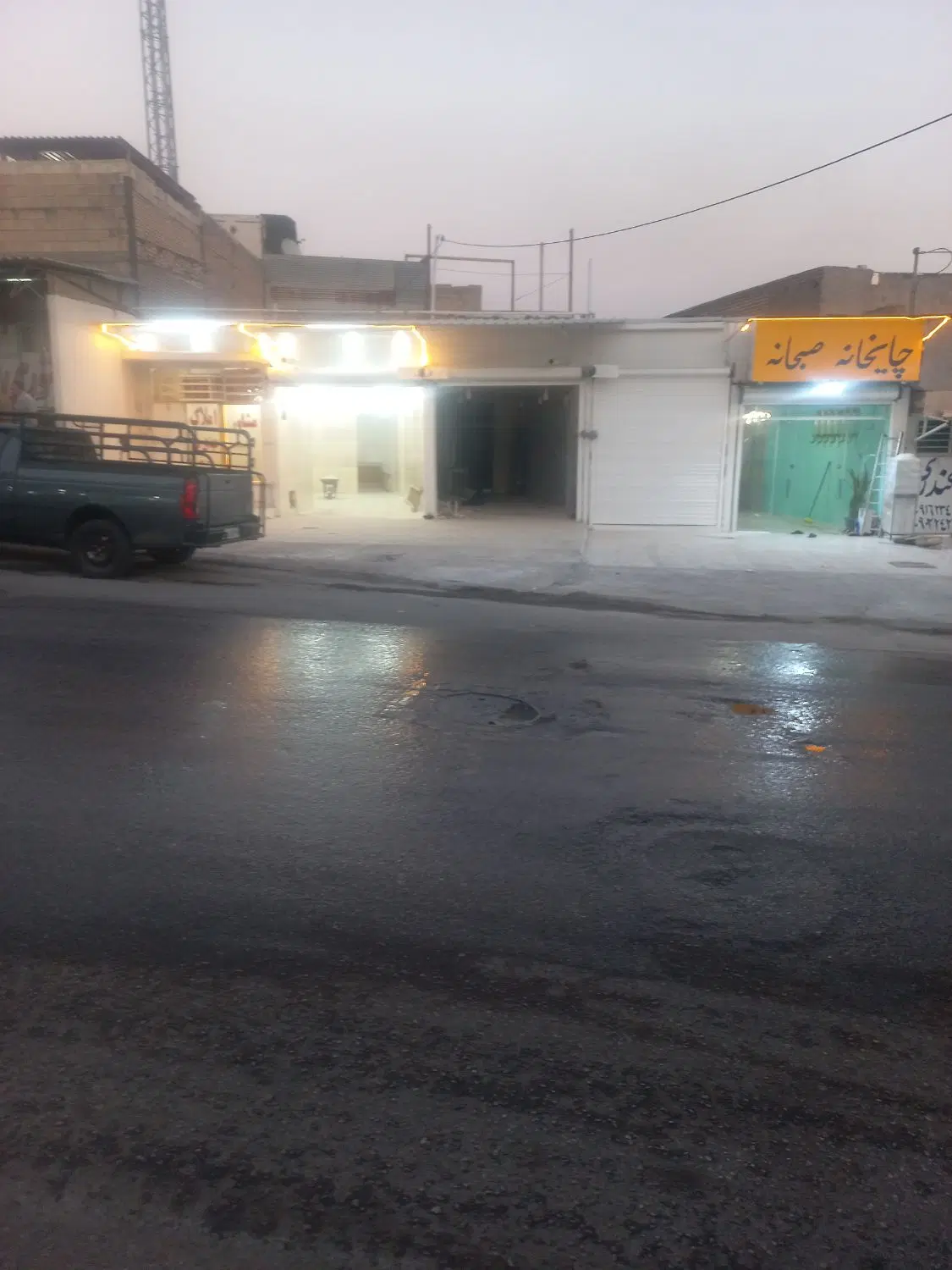 فروش و رهن دو عدد مغازه ۶۵ متری بازارچه حصیراباد