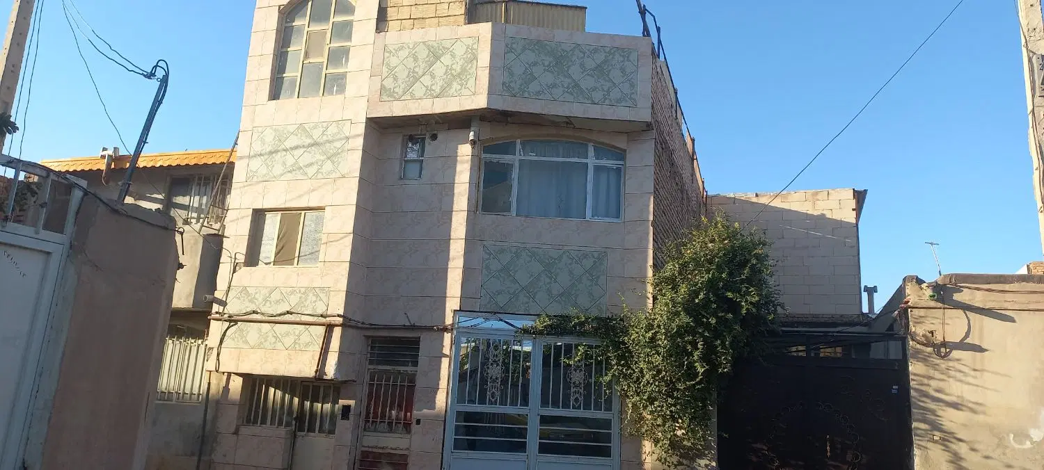 خانه دو طبقه