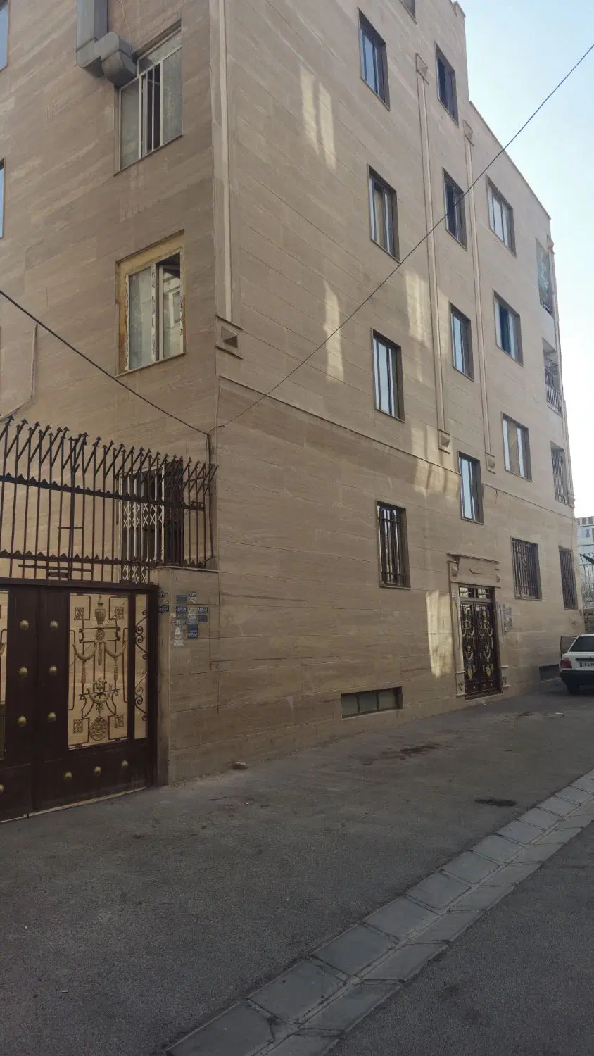 آپارتمان ۶۵ متری سند دار خادم اباد
