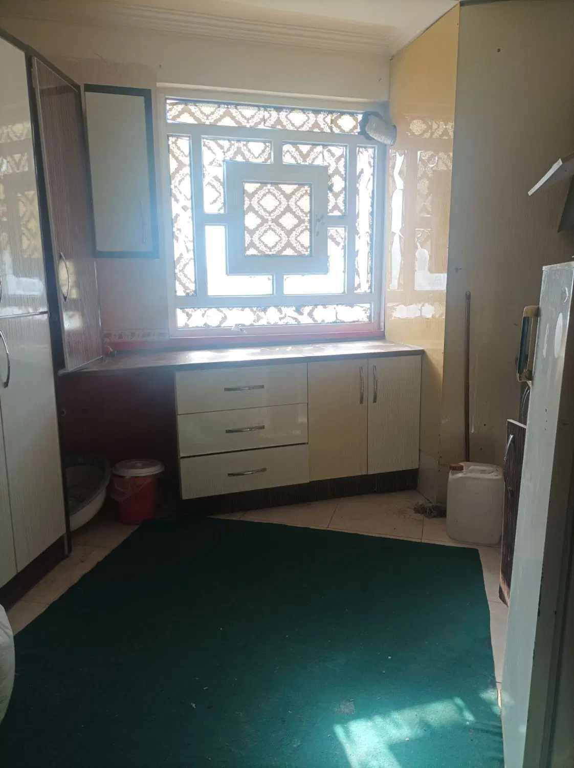 سوئیت سر خیابان اصلی