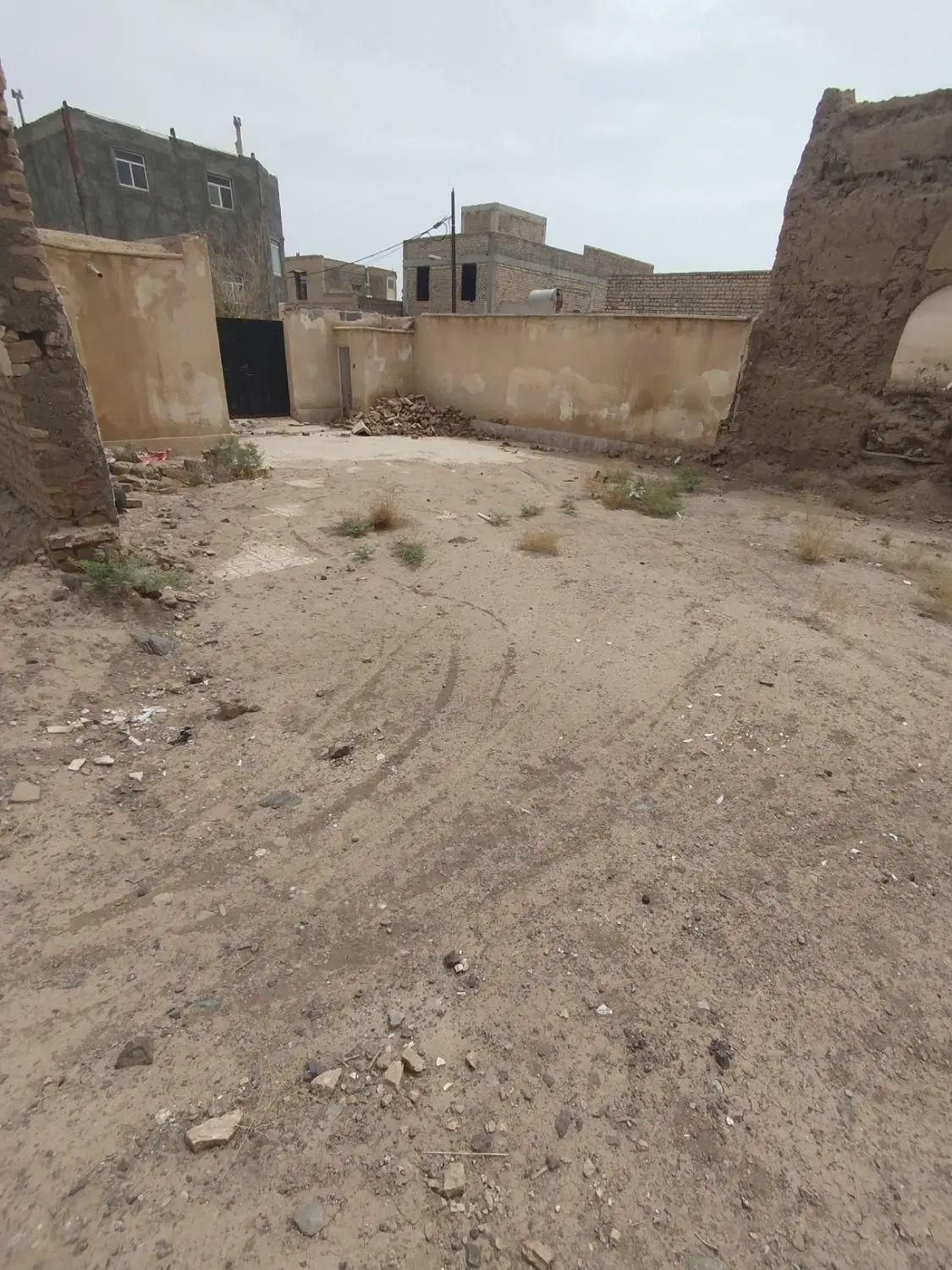 زمین مسکونی