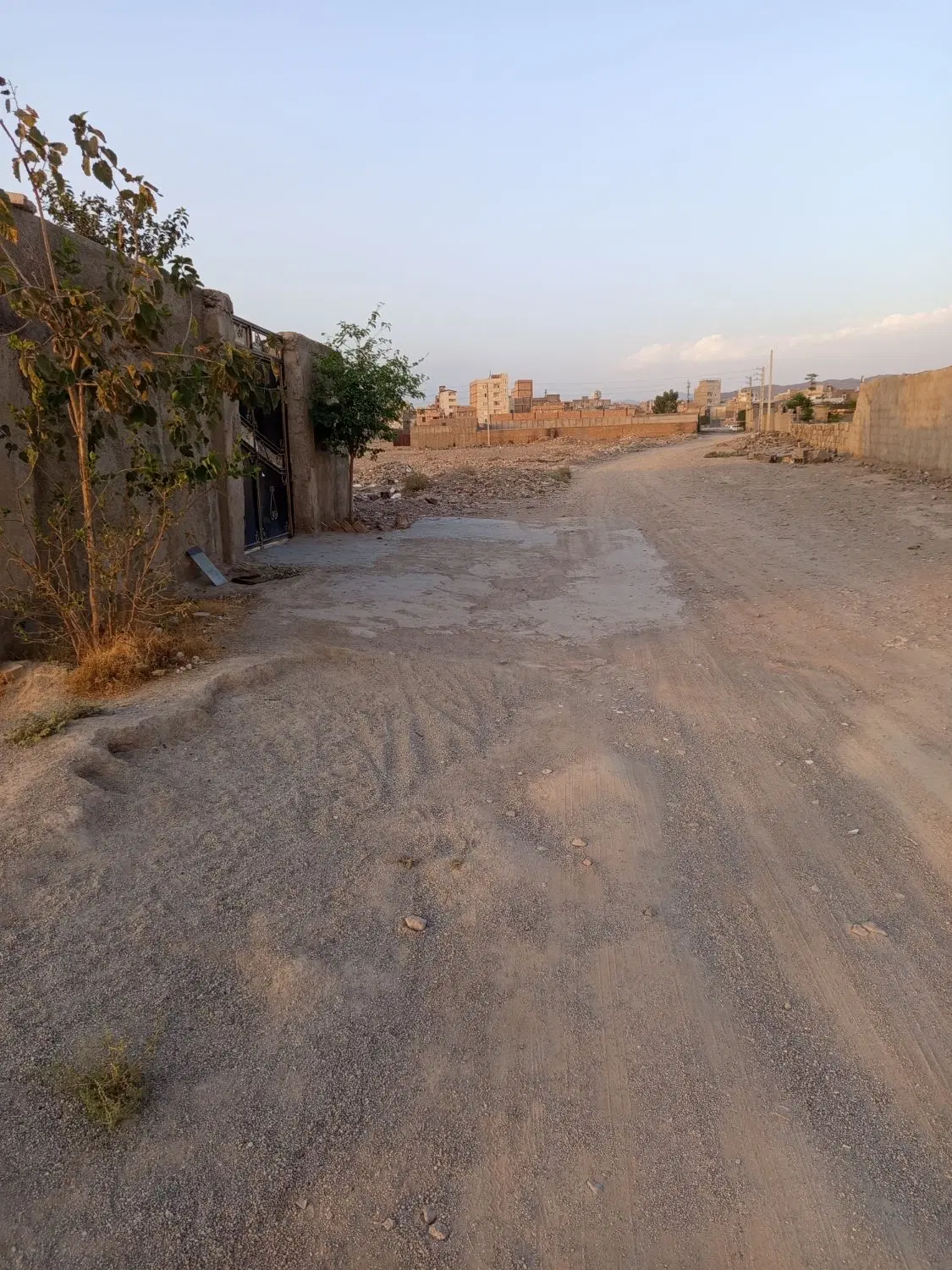 450متر زمین سند دار مناسب باغ و باغچه