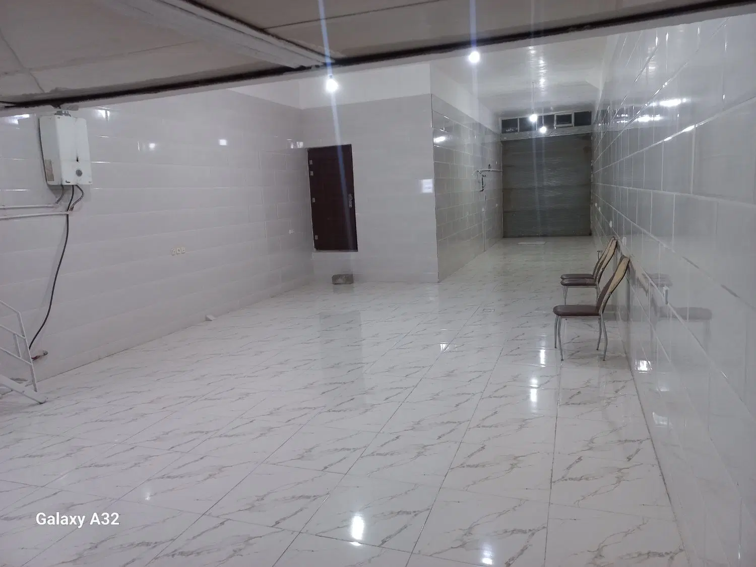 مغازه ۱۲۰ متری خیابان اصلی