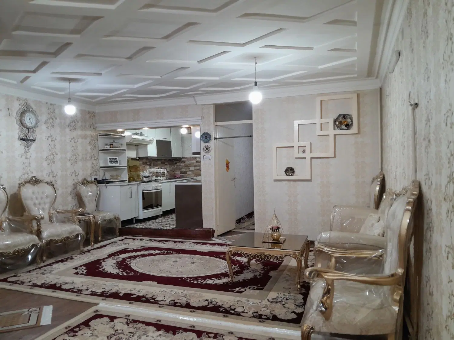 اپارتمان ۸۶ متری حصارک خیابان باغ جهان