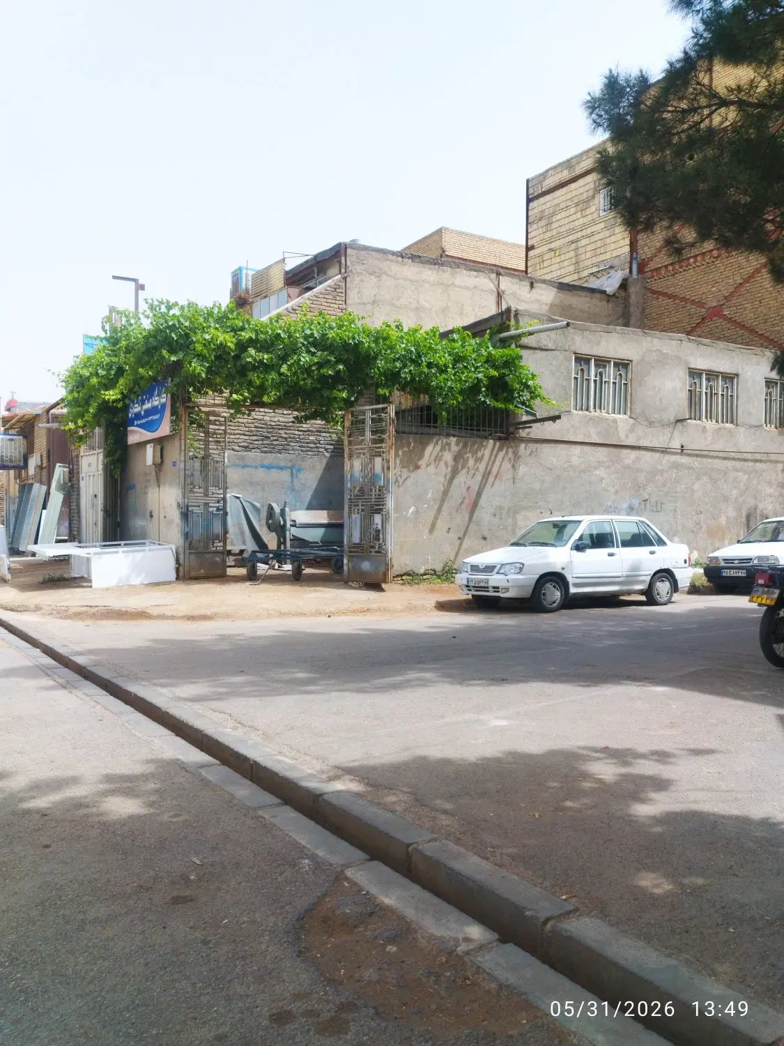 مغازه ۸۰ متری سره دونبش(ملک ، کارگاه ، ساخت و ساز)