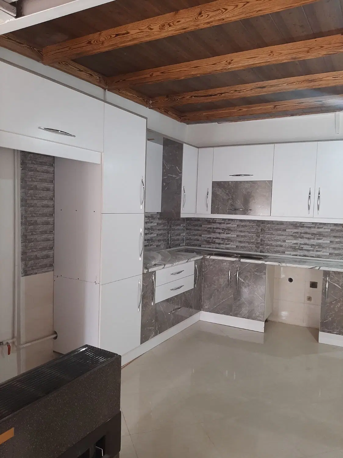 درکه بالاتر از سه راه مفیدی ۶۰متر ۱خواب