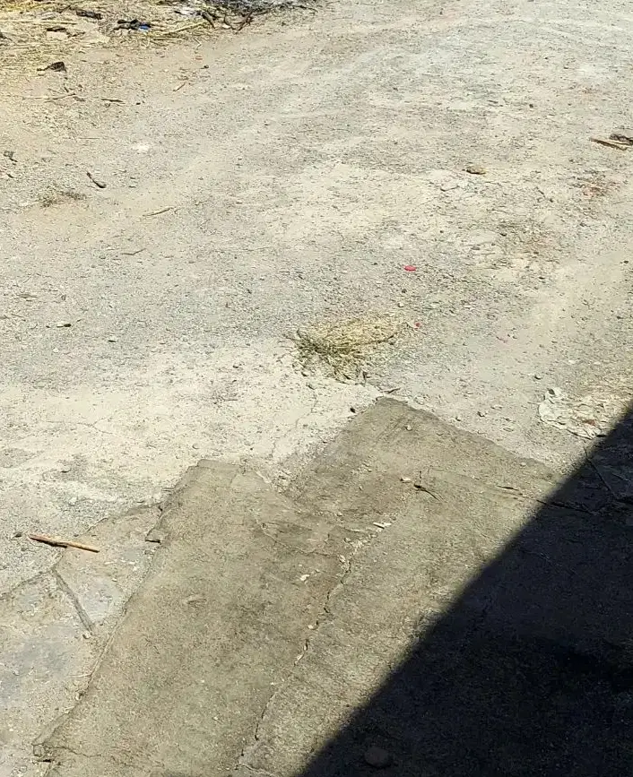 ۳۰۲ متر  زمین مسکونی دارای آب،  برق ، گاز